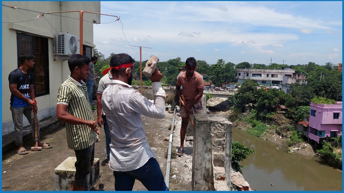 করতোয়া নদী রক্ষায় অবৈধ স্থাপনা উচ্ছেদ, ভাঙা হচ্ছে ডায়াবেটিক হাসপাতাল