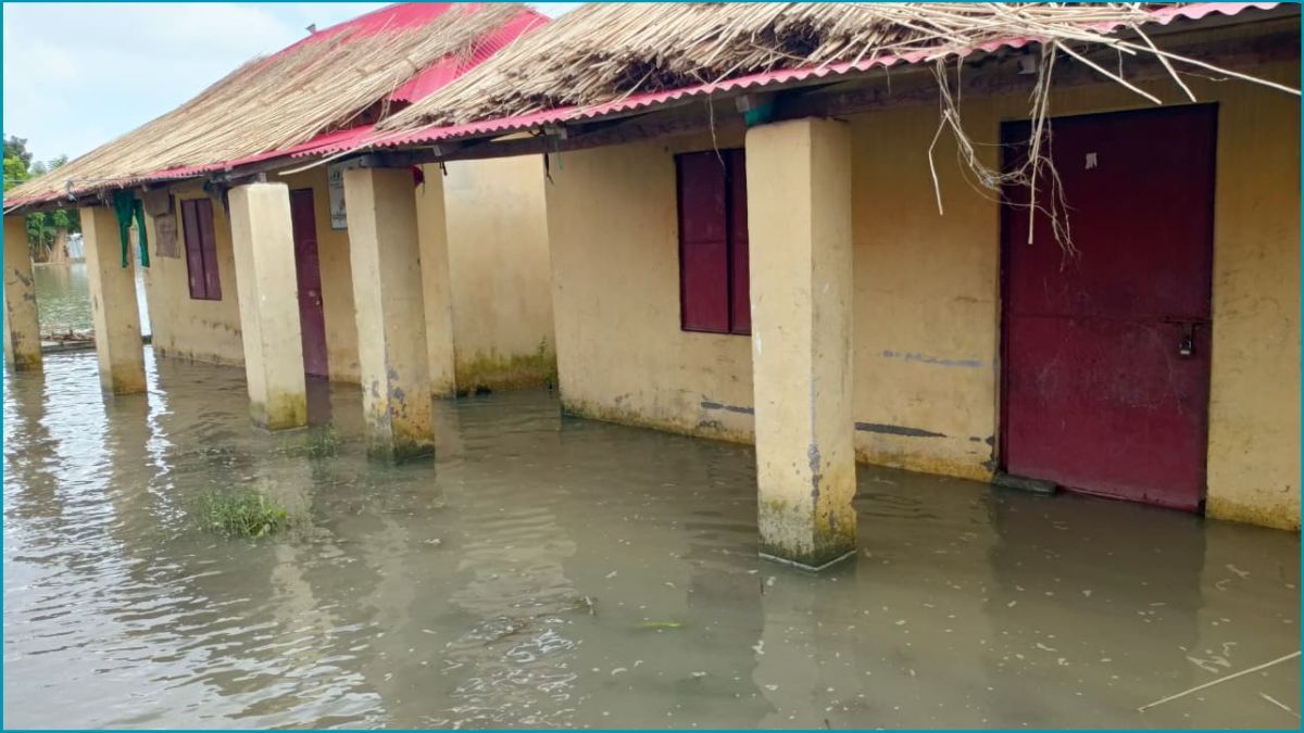 নদীর চরে আশ্রয়ণ প্রকল্প, পানিবন্দি ২৫০ পরিবার