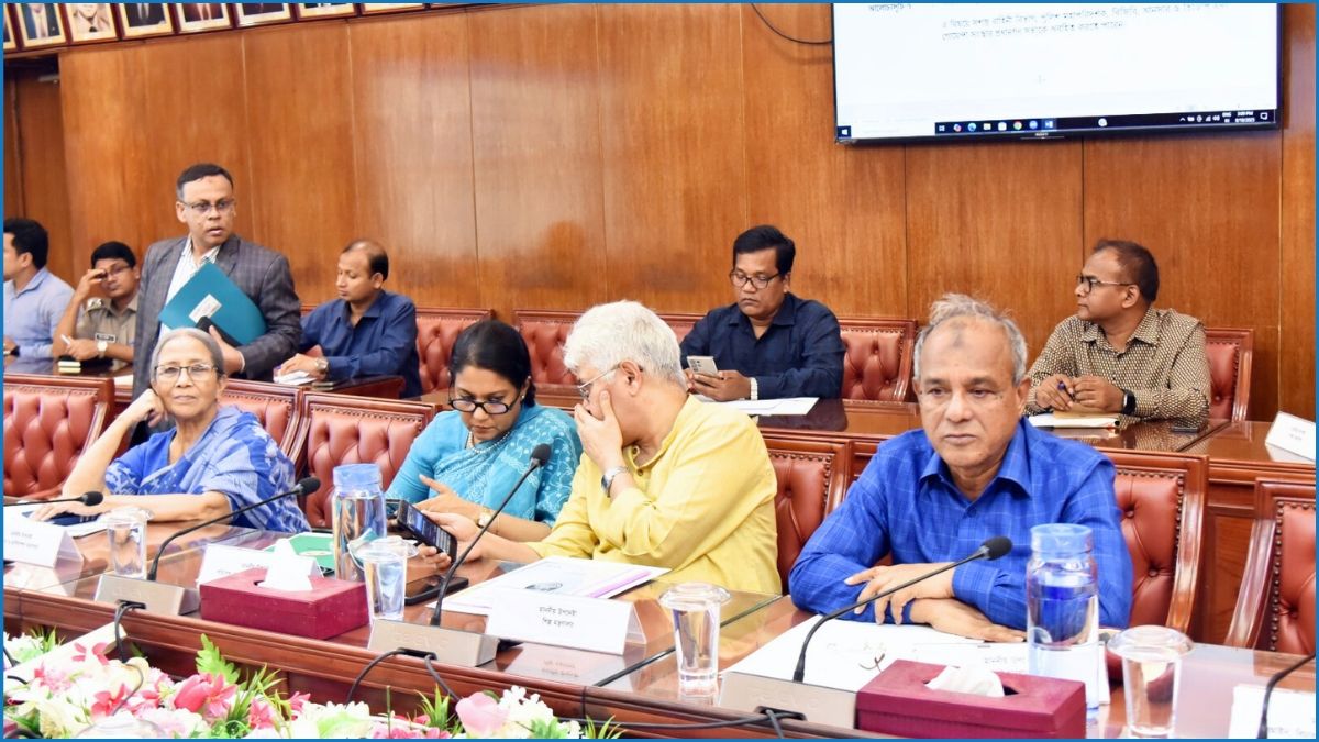 ঢাকার বাইরে এখনো মব চলছে : স্বরাষ্ট্র উপদেষ্টা