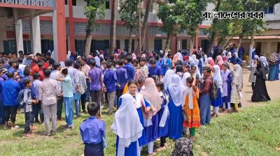 কিশোরগঞ্জে ১০ হাজার শিক্ষার্থীদের অংশগ্রহণে অনুষ্ঠিত হলো মেধাবৃত্তি পরীক্ষা