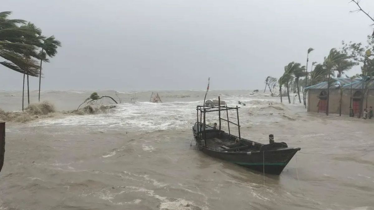 সাগরে নিম্নচাপ, দুপুরের মধ্যে ঝড়বৃষ্টির পূর্বাভাস