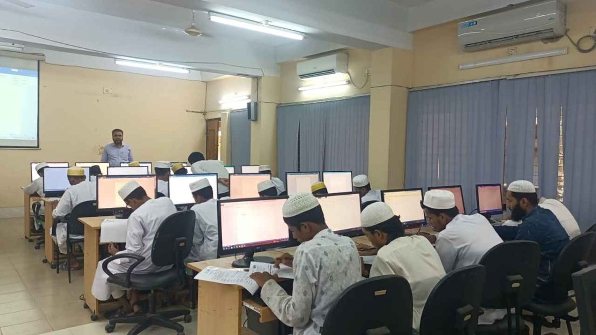 মাদরাসা শিক্ষার্থীদের জন্য ‘ডিজিটাল স্কিলস ফর স্টুডেন্টস’ প্রশিক্ষণ শুরু