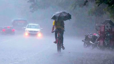 বুধবার থেকে সারাদেশে ভারী বর্ষণের শঙ্কা, কমতে পারে গরম