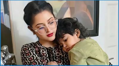 পুত্রসহ হাসপাতালে পরীমণি