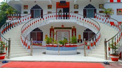 মসজিদ নয় যেন রাজপ্রাসাদ, একনজর দেখতে শত শত মানুষের ভিড়