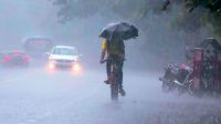 বুধবার থেকে সারাদেশে ভারী বর্ষণের শঙ্কা, কমতে পারে গরম
