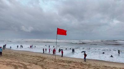 চার সমুদ্রবন্দরে ৩ নম্বর সতর্ক সংকেত
