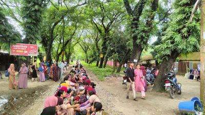বাকৃবিতে কম্বাইন্ড ডিগ্রির দাবিতে ঢাকা-ময়মনসিংহ রেলপথ অবরোধ