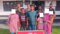 মহেশপুর সীমান্তে দালালসহ ৯ বাংলাদেশি আটক