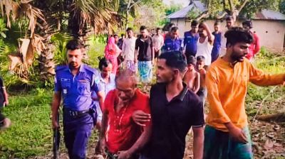 শ্রীপুরে স্কুলছাত্রী ধর্ষণের চেষ্টা, বৃদ্ধকে গণধোলাইয়ের পর পুলিশে সোপর্দ