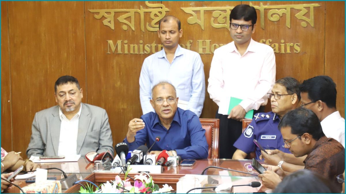 লুট হওয়া অস্ত্র উদ্ধারে পুরস্কার ঘোষণা