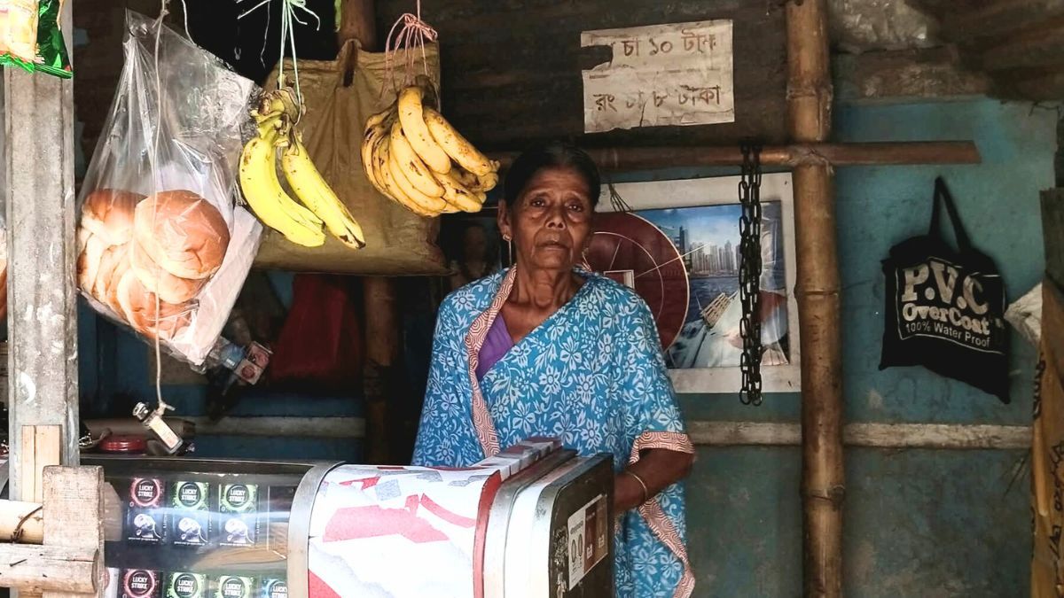 চায়ের দোকানে স্বপ্ন আর টিকে থাকার লড়াই শিখা রানীর