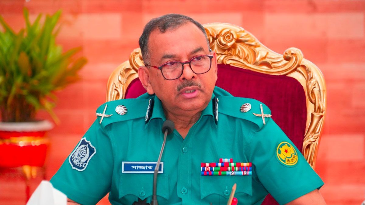 শাহবাগে পুলিশ-শিক্ষার্থী সংঘর্ষের ঘটনায় ডিএমপি কমিশনারের দুঃখ প্রকাশ