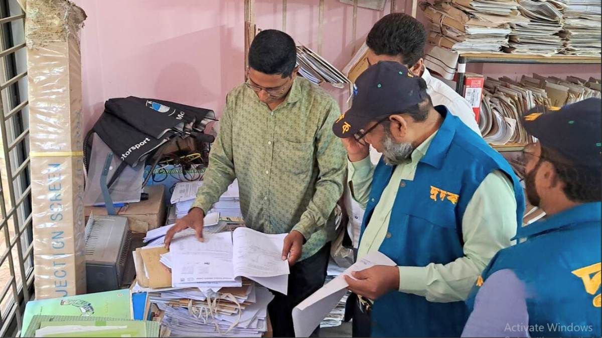 খাগড়াছড়িতে জেলা কৃষি সম্প্রসারণ অধিদপ্তরে দুদকের অভিযান