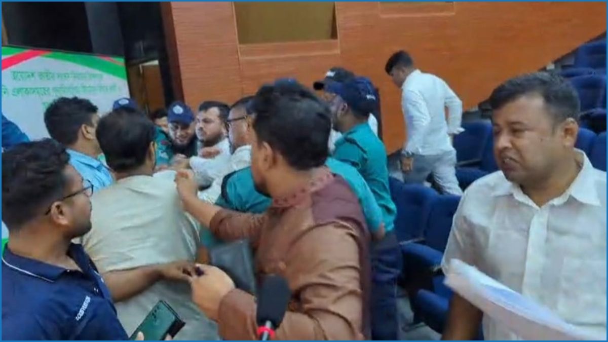 ইসিতে বিএনপি-এনসিপির মারামারির ঘটনায় জিডি করেছে ইসি
