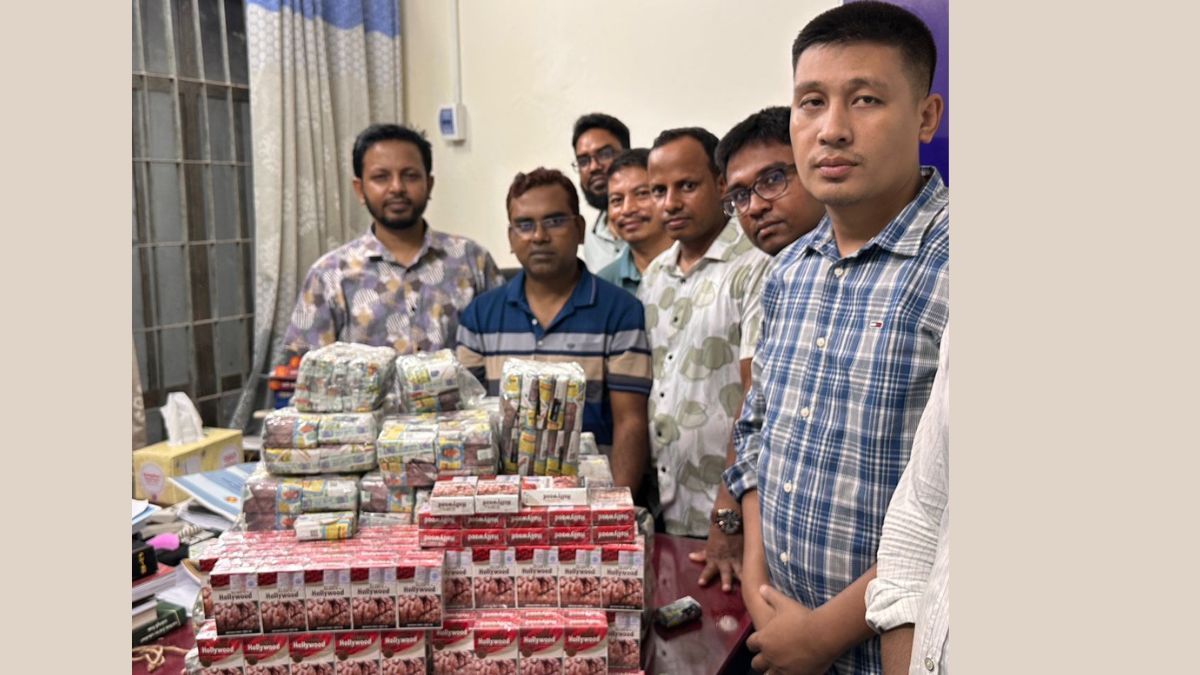 বরিশালে অবৈধ সিগারেট-বিড়ির বিরুদ্ধে কাস্টমসের অভিযান