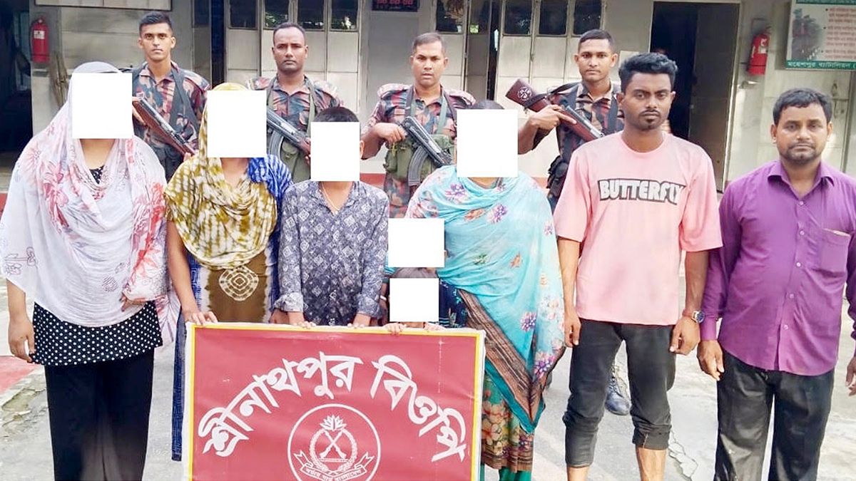 ঝিনাইদহের মহেশপুর সীমান্তে ৮ বাংলাদেশি আটক