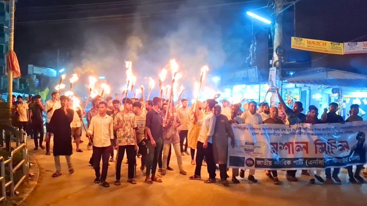 নুরের ওপর হামলার প্রতিবাদে সারাদেশে বিক্ষোভ