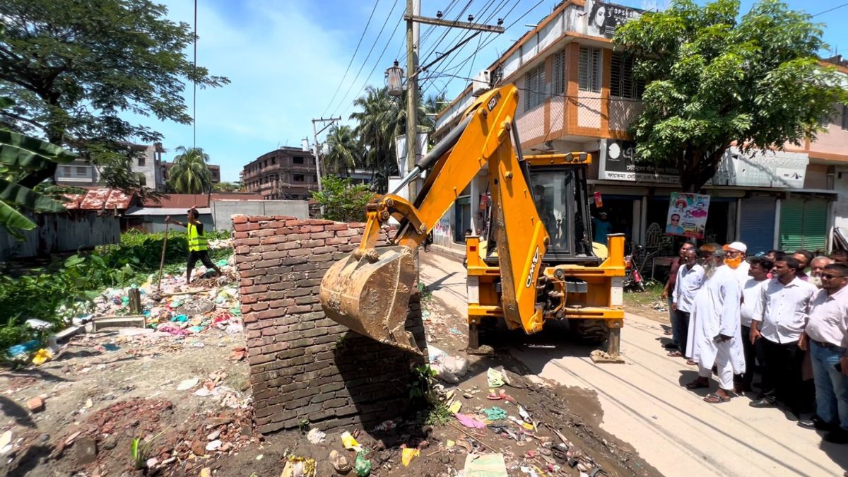 বাংলাদেশের খবরে সংবাদ প্রকাশের পর রূপগঞ্জে খাল অবৈধ দখলমুক্ত করল প্রশাসন