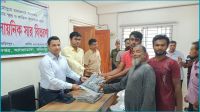 আলফাডাঙ্গায় ২ শতাধিক কৃষক পেলেন বিনামূল্যে মাসকলাই বীজ-সার