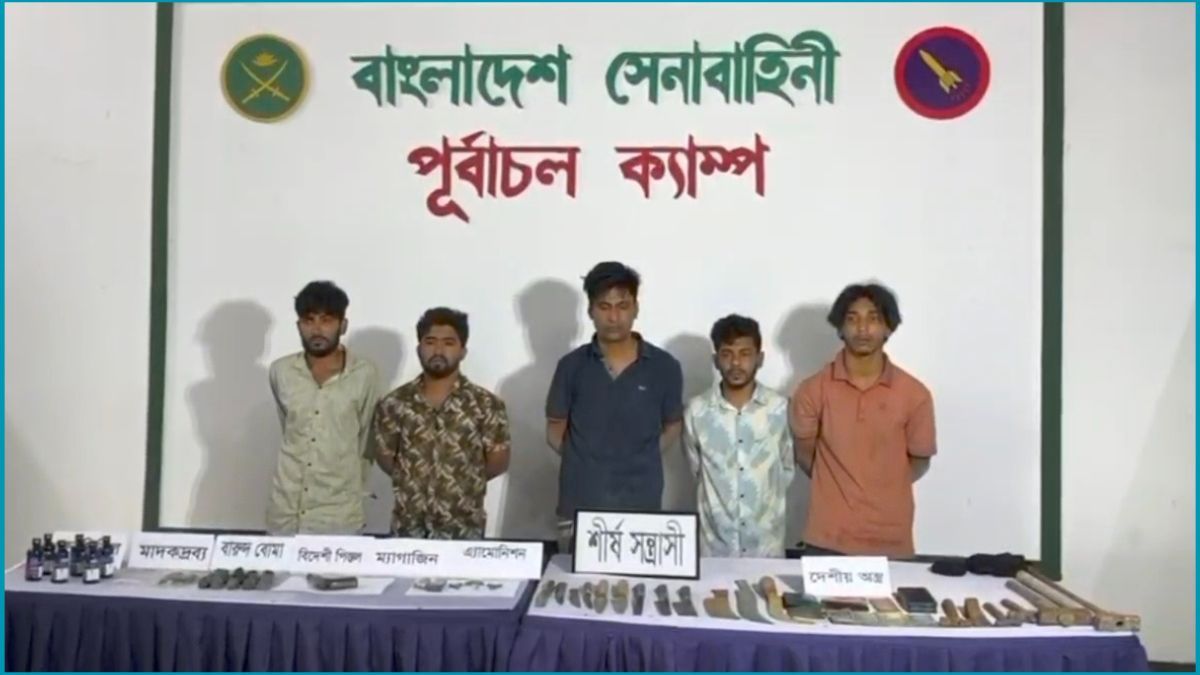 রূপগঞ্জে শুটার রিয়াজ বাহিনীর ৫ সহযোগী গ্রেপ্তার, অস্ত্র-মাদক উদ্ধার