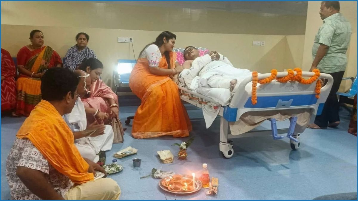 বাইক দুর্ঘটনায় শয্যাশায়ী বর, হাসপাতালেই হলো বিয়ে