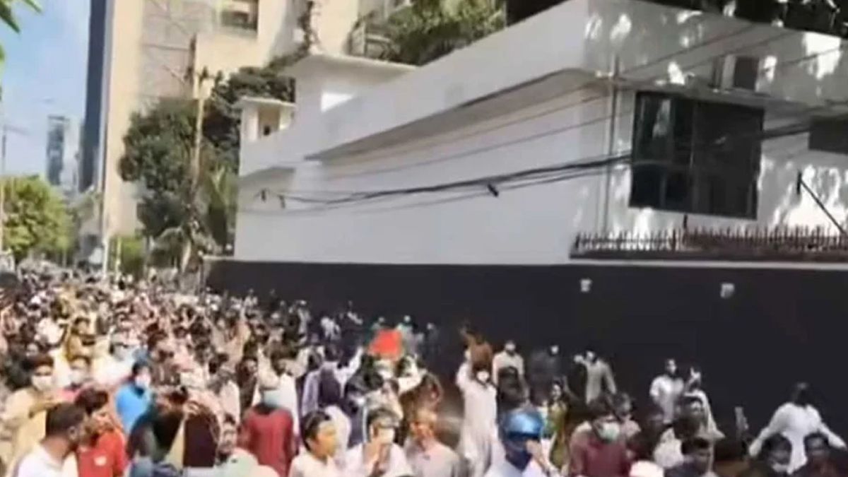 রাজধানীতে আওয়ামী লীগের ঝটিকা মিছিল, গ্রেপ্তার ৯
