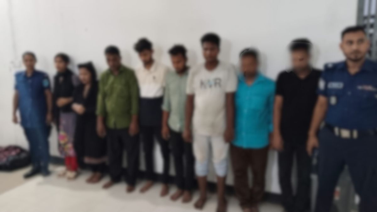 আশুলিয়ায় আবাসিক হোটেল থেকে নারীসহ আটক ৮