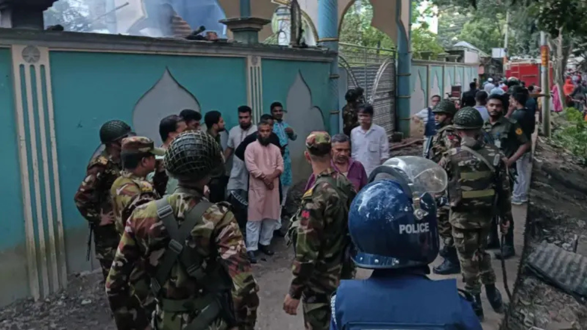 রাজবাড়ীতে নুরাল পাগলার মাজারে হামলায় নিহত ১, আহত অর্ধশতাধিক