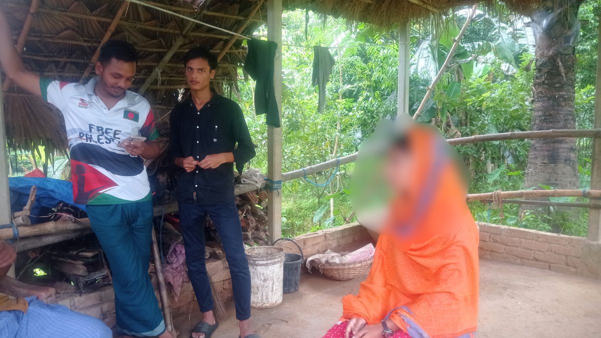 বিয়ের দাবিতে প্রেমিকের বাড়িতে কলেজছাত্রীর অনশন, প্রেমিক উধাও