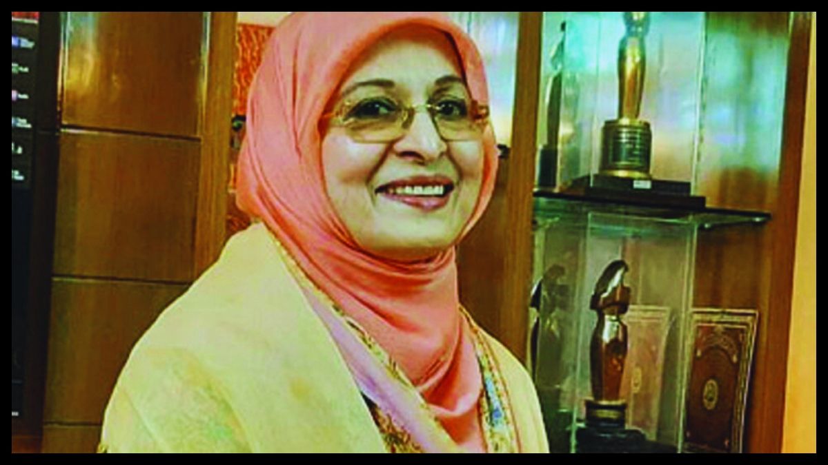 দেশে ফিরেও অন্তরালে শাবানা