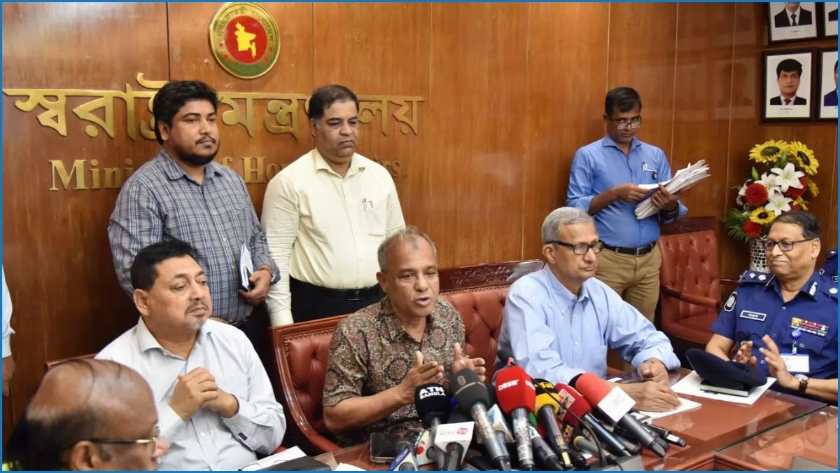 পূজায় মদ-গাঁজার আসর বসানো যাবে না : স্বরাষ্ট্র উপদেষ্টা