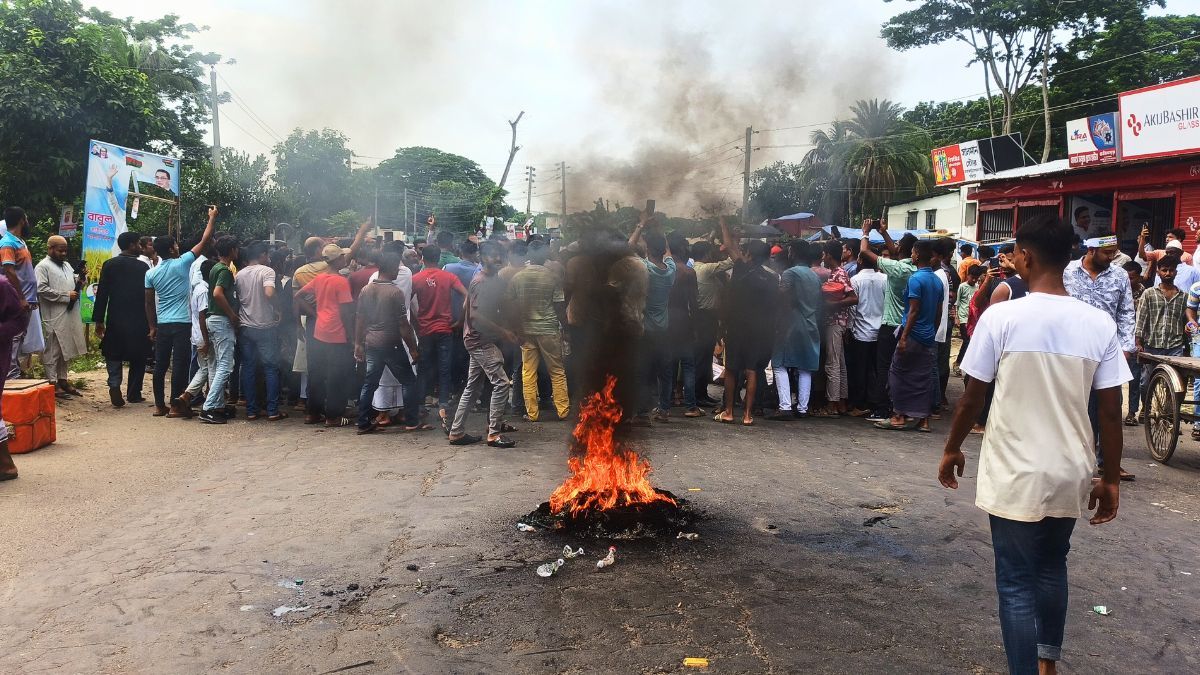 ভাঙ্গায় নির্বাচনী পুনর্বিন্যাসের প্রতিবাদে টানা ১০ ঘণ্টা সড়ক অবরোধ