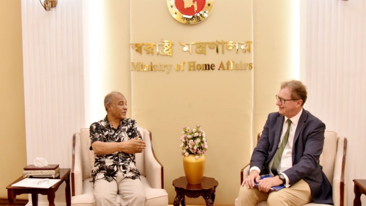 স্বরাষ্ট্র উপদেষ্টার সঙ্গে ইউরোপীয় কমিশনের প্রতিনিধি দলের সৌজন্য সাক্ষাৎ