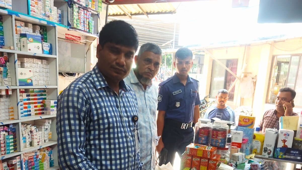 ফেনীতে ভেজাল ঔষধ বিক্রির দায়ে ২ ফার্মেসী মালিককে জরিমানা