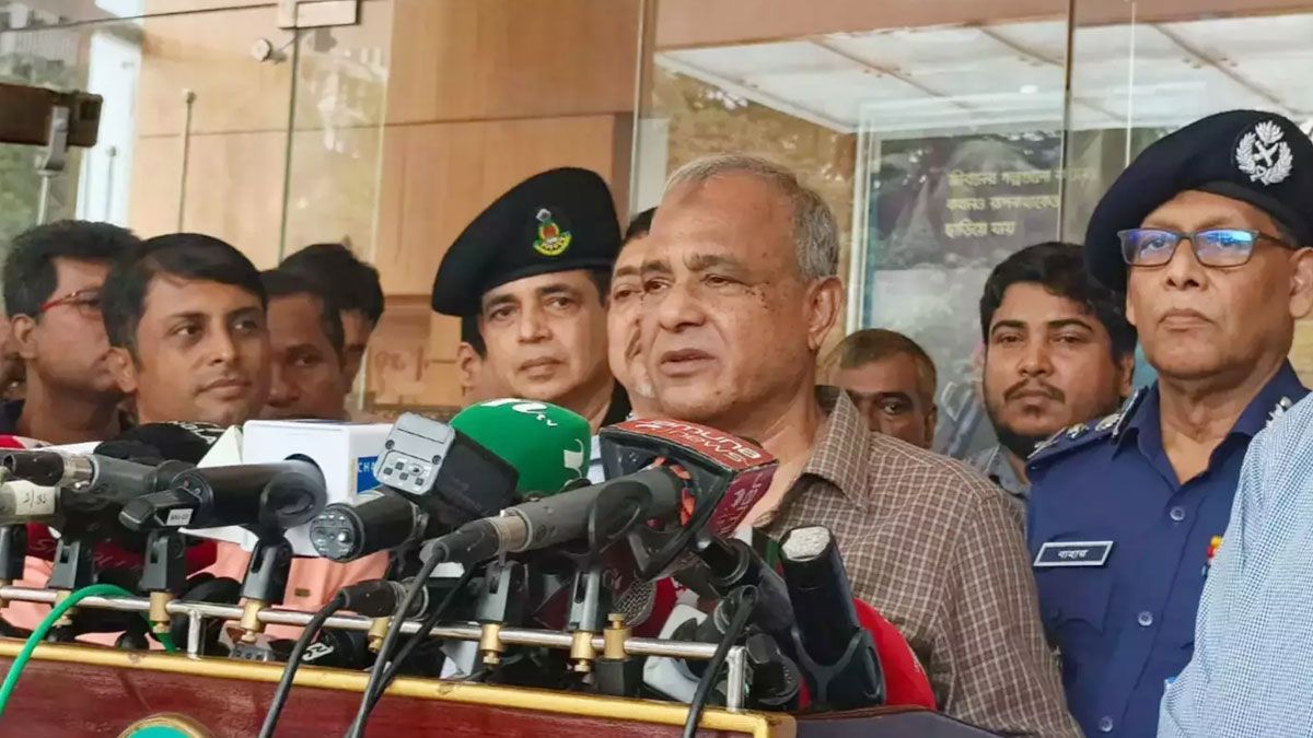 জাতীয় নির্বাচনকে ডাকসুর সঙ্গে মেলানো যাবে না : স্বরাষ্ট্র উপদেষ্টা