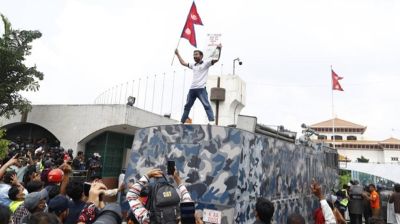 কোন পথে যেতে চায় নেপাল?