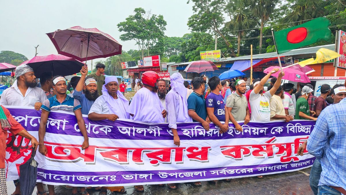 ভাঙ্গায় নির্ধারিত সময়ের আগে অবরোধ প্রত্যাহার, আগামীকাল ফের অবরোধের ঘোষণা