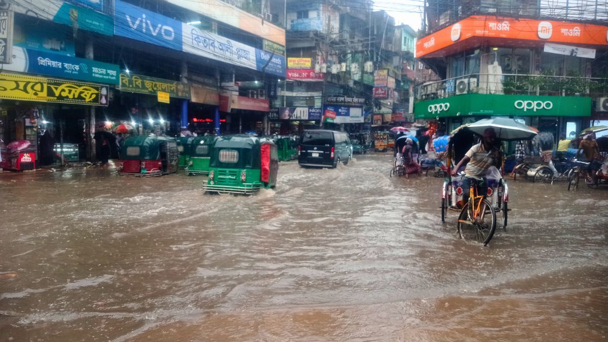 অপরিকল্পিত ড্রেনেজ ব্যবস্থায় মাওনা চৌরাস্তায় জলাবদ্ধতা, দুর্ভোগে মানুষ