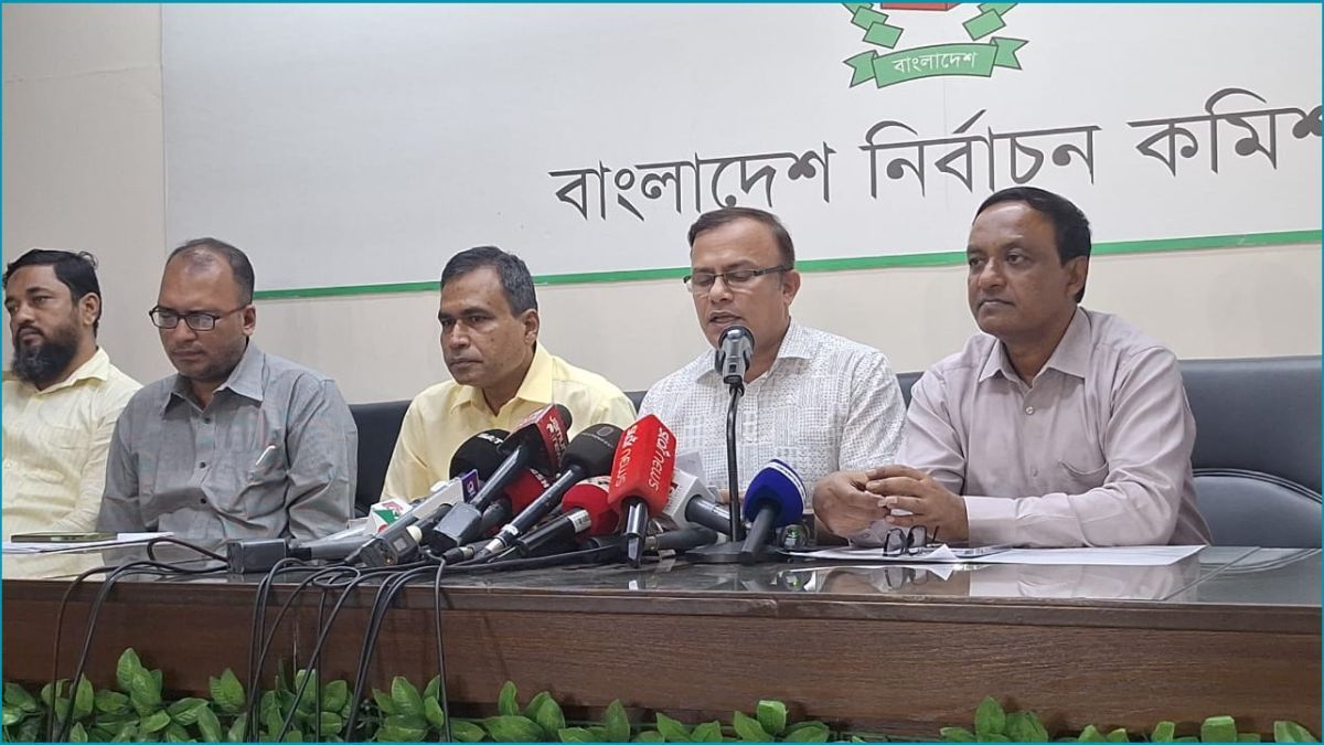 নির্বাচন কমিশন গঠনসহ ইসি কর্মকর্তাদের ৫ সুপারিশ
