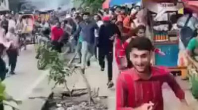 রাজধানীতে নিষিদ্ধ আ. লীগের ঝটিকা মিছিলে ককটেল বিস্ফোরণ, আটক ৬