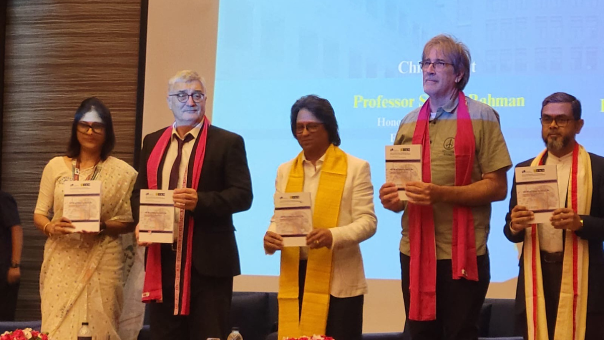 ইস্ট ওয়েস্ট ইউনিভার্সিটিতে আন্তর্জাতিক ‘ইনফরমেশন অ্যান্ড নলেজ ম্যানেজমেন্ট’ সম্মেলন অনুষ্ঠিত