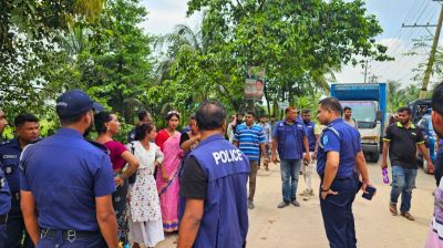 বাংলাদেশের খবরে সংবাদ প্রকাশের পর রূপগঞ্জে হিজড়াদের চাঁদাবাজির বিরুদ্ধে অভিযানে গ্রেপ্তার ১২