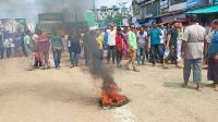 ন্যায্যমূল্যের দাবিতে কালীগঞ্জে মহাসড়ক অবরোধ, এক ঘণ্টা যান চলাচল বন্ধ