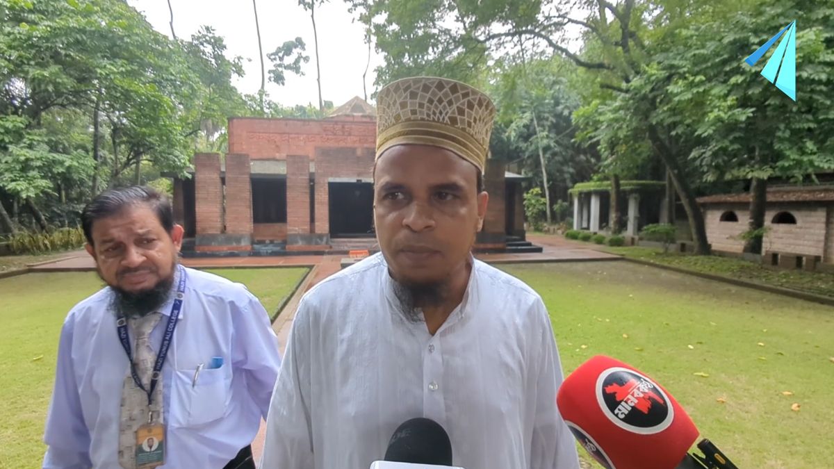 পার্কের কর্মচারীদের নামাজ পড়া বাধ্যতামূলক, অনুপস্থিত থাকলে কাটা হয় বেতন