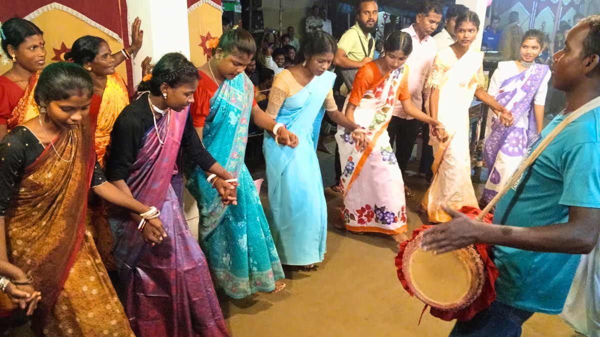 ঠাকুরগাঁওয়ে কারাম পূজায় নৃত্য-গানে মুখরিত গ্রাম
