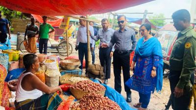 কালীগঞ্জ বাজারে অবৈধ স্থাপনা উচ্ছেদ, ৭৭ হাজার টাকা জরিমানা