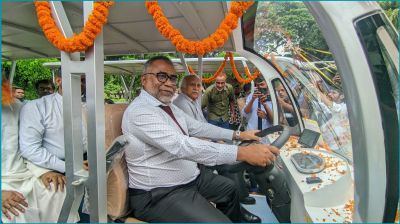 ইবিতে বৈদ্যুতিক শাটল কারের যাত্রা শুরু