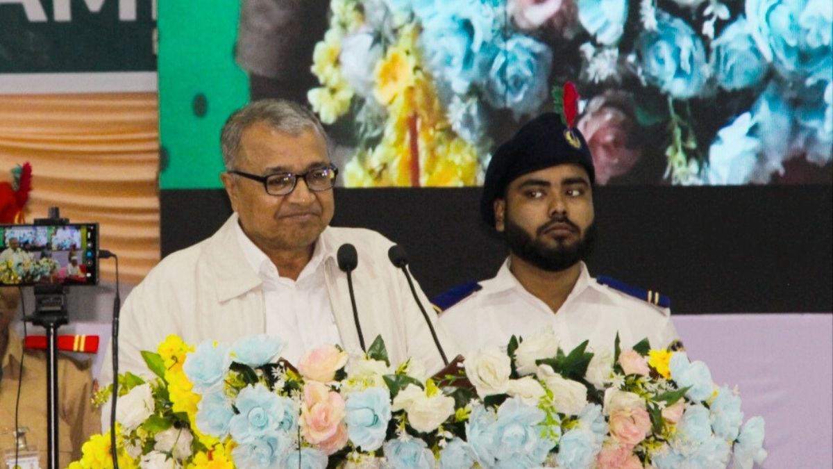 ‘দেশে বিশ্ববিদ্যালয় প্রতিষ্ঠার লড়াই হয়, প্রাথমিক বিদ্যালয়ের জন্য নয়’