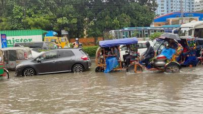 রাজধানীতে জমে থাকা বৃষ্টির পানি বিদ্যুতায়িত, যুবকের মৃত্যু